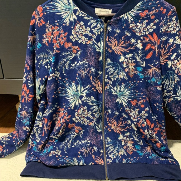 Gorgeous floral blazer - Picture 2 of 2